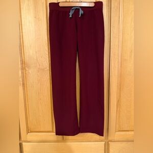 Figs
Livingston Basic Scrub Pants Burgundy